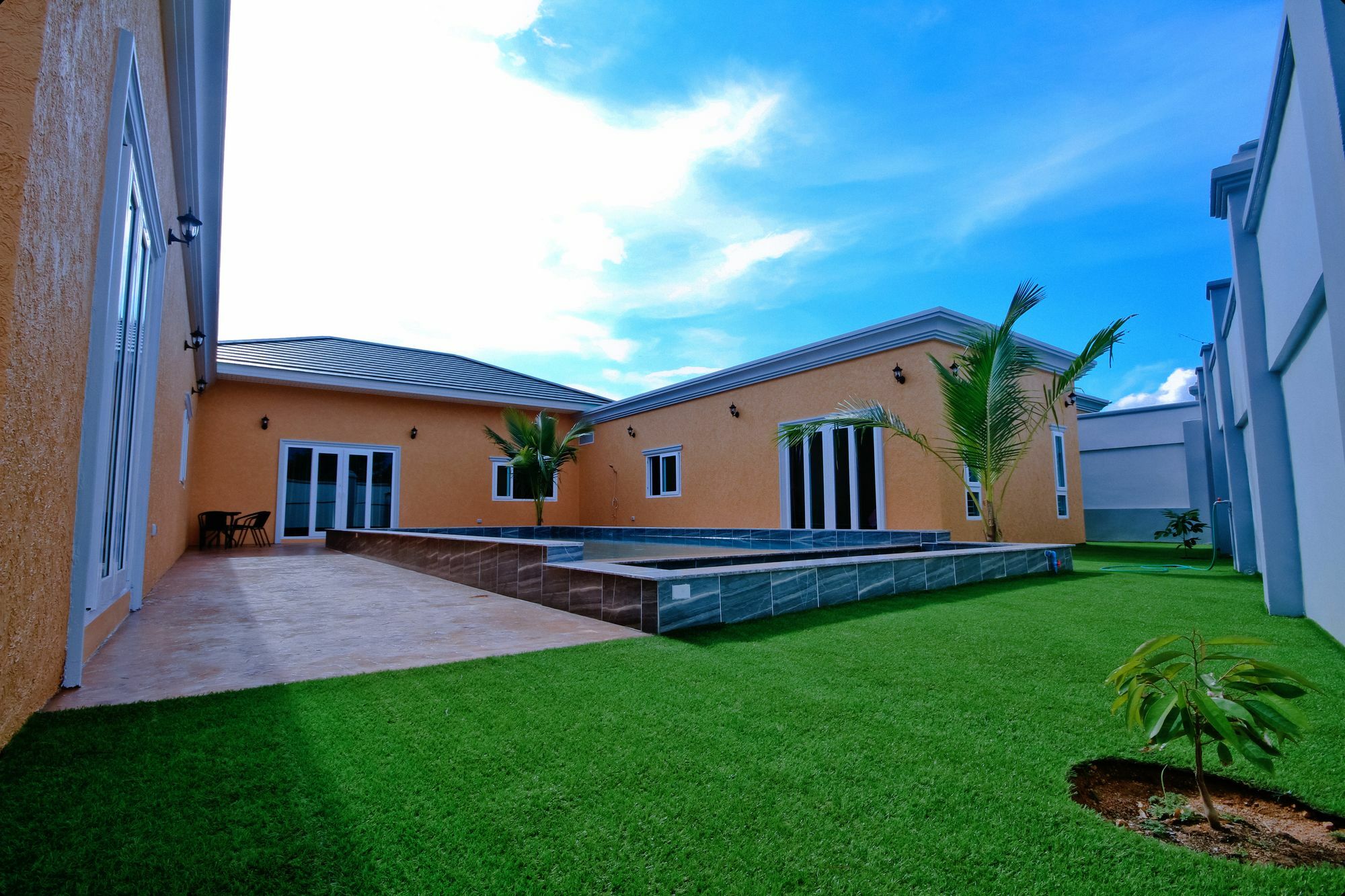 Luxury Pool 3br 6-8 Persons (adults Only) * Pattaya